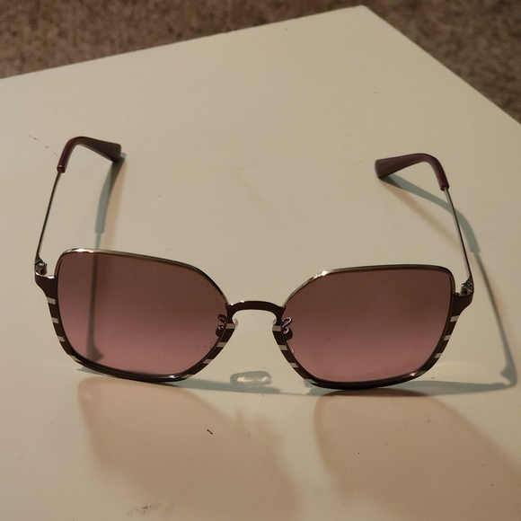 Tory Burch sunglasses - Picture 2 of 6